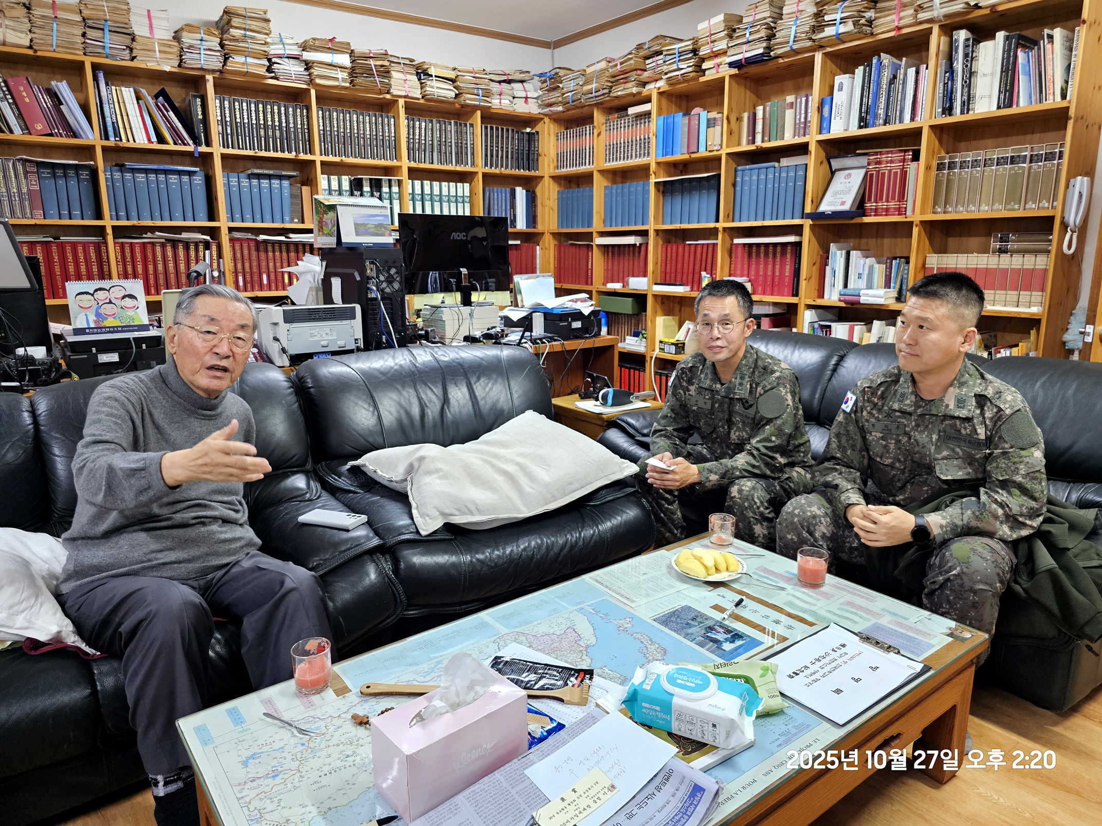 주변근처 부대에서 중령님과 상사님 곡수성당 몬시뇰께 인사옴(2025.10.27)