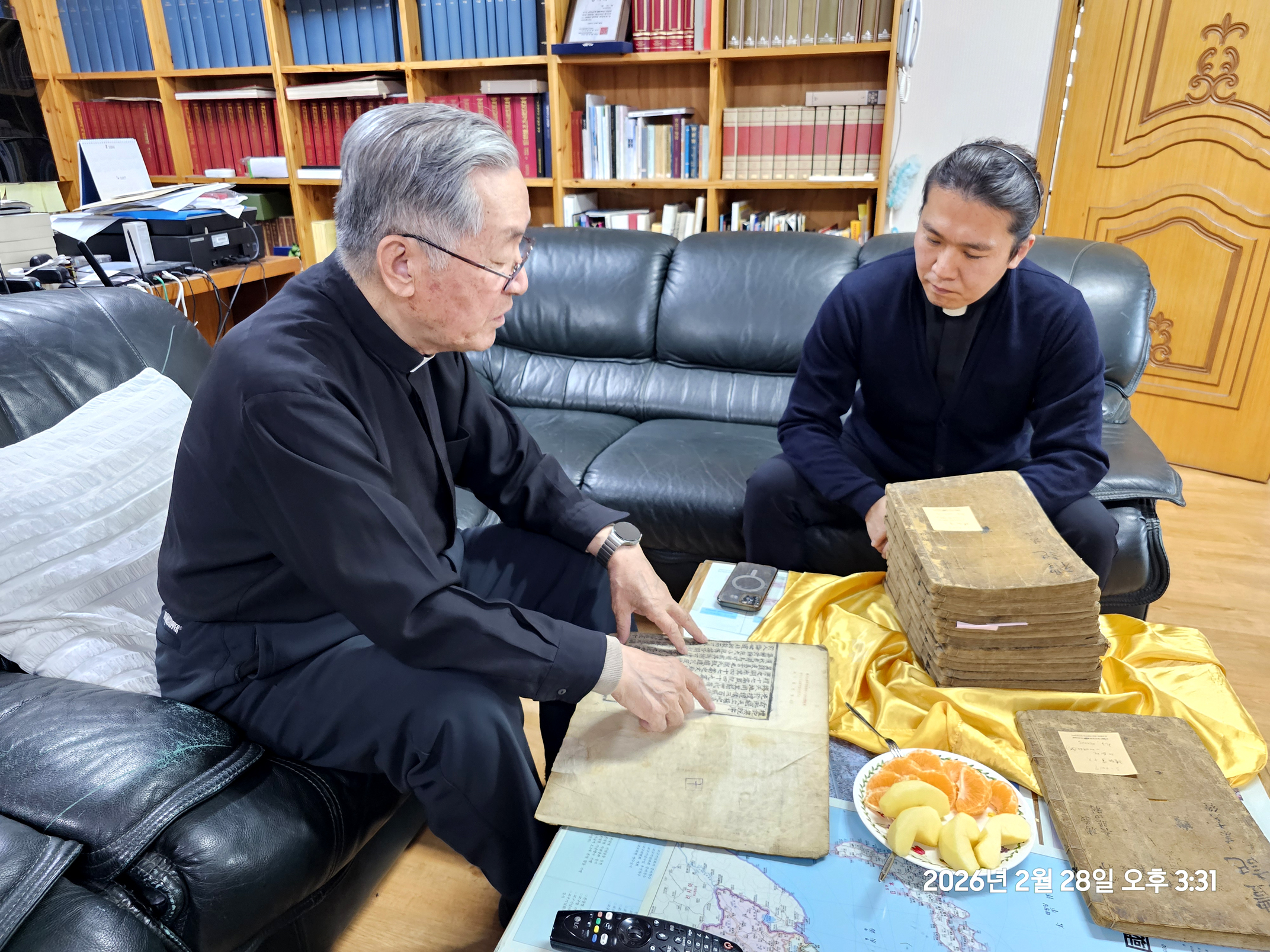 천진암성지 주임 서리 백정현 요셉 신부, 곡수성당 변기영 몬시뇰 예방(2026.02.28)