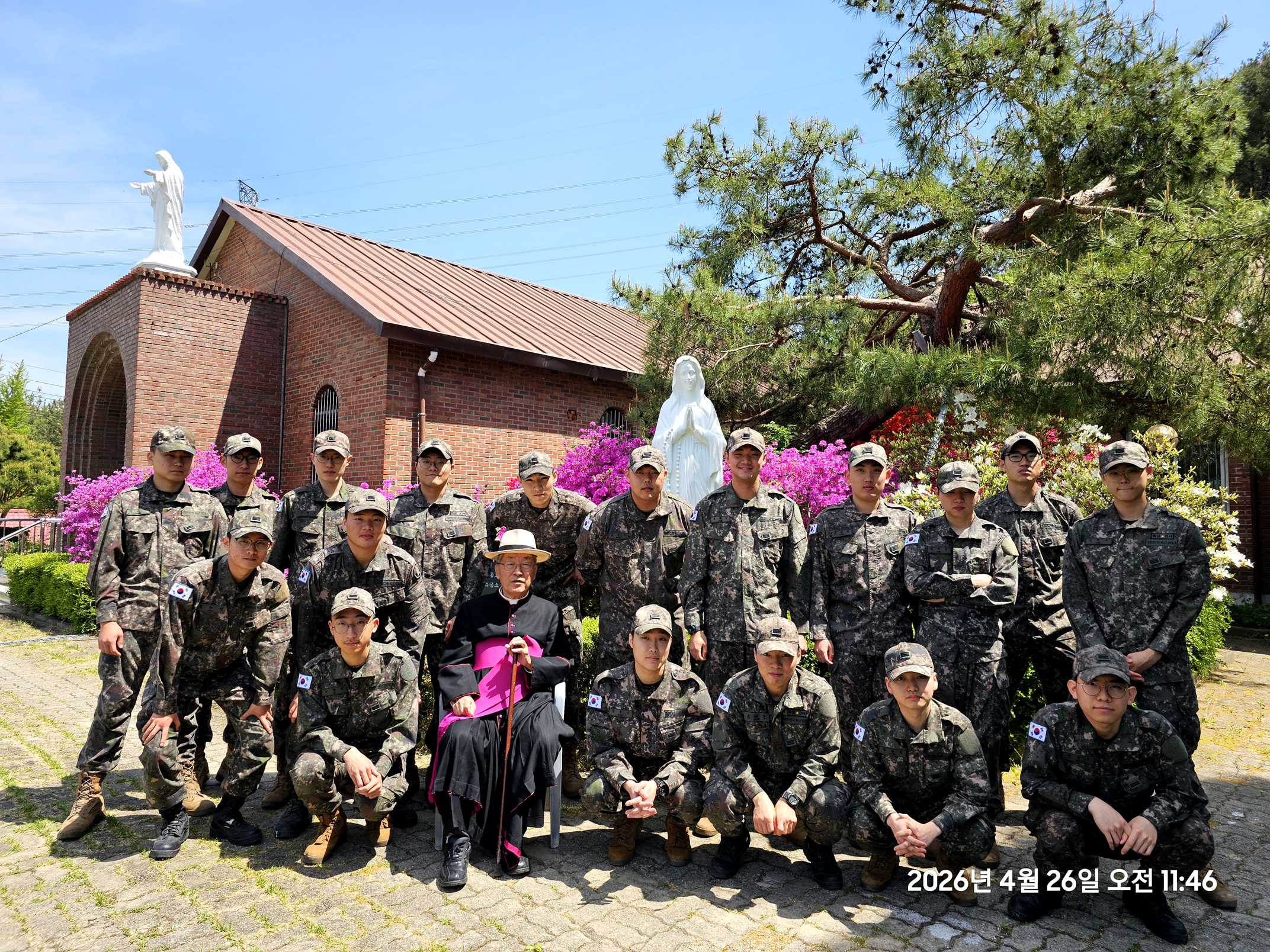 Who does not like to become a catholic priest like me ? 나처럼, 천주교회 사제가 되기 싫은 사람은 손을 좀 들어보시오 !(2026.04.26, 오전10시 성소주일미사)